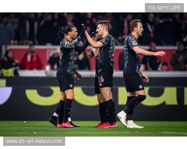 拜仁主场6-2大胜弗赖堡，继续领跑德甲积分榜